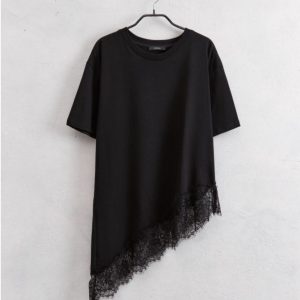 T-Shirt με Ασύμμετρο Τελείωμα με Δαντέλα